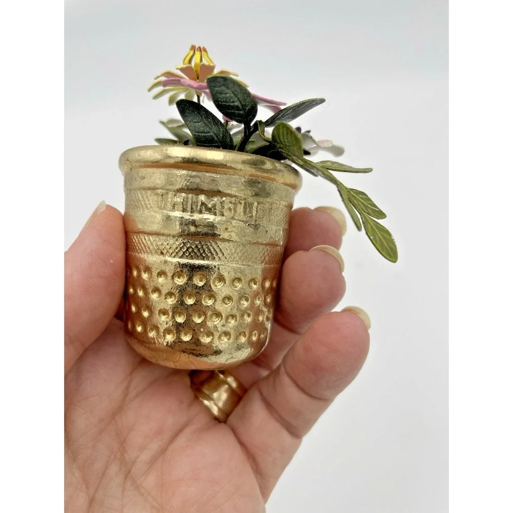 Vintage Metal Flowers Detailed‎ Mini Flower Pot In A Thimble Collectable